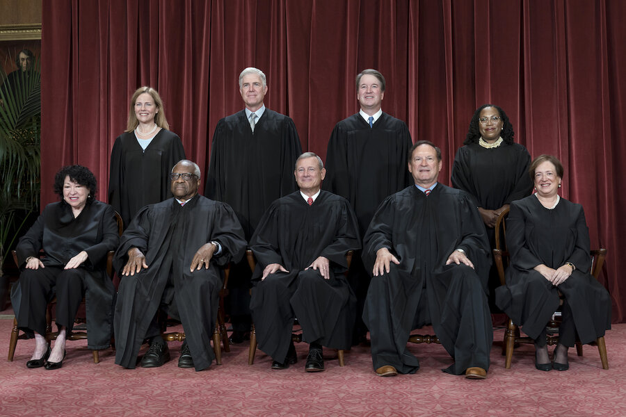 U.S. Supreme Court agrees to adopt its first code of ethics thumbnail