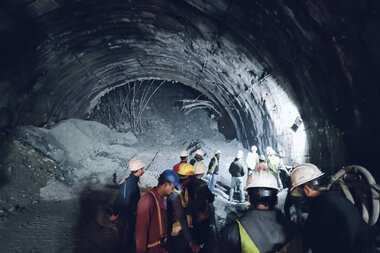 Rescuers work to save 40 road workers trapped by India tunnel collapse - Vimarsana News