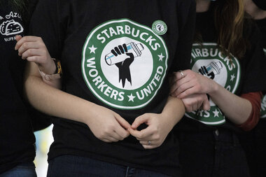 Red Cup Day: 5,000 union workers to walk out on Starbucks - Vimarsana News