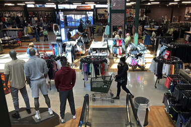 Holiday shopping: 'Buy now, pay later' risky business, analysts warn - Vimarsana News