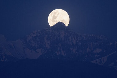 Humans and the moon: A closer look at an evolving relationship - Vimarsana News