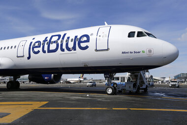 Federal judge sides with Biden: JetBlue-Spirit merger won't fly - Vimarsana News