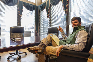 Small business owners downsize office space as workers stay remote - Vimarsana News