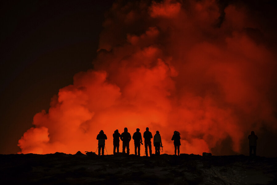 Iceland volcano: Blue Lagoon spa reopens despite eruption fears, Iceland