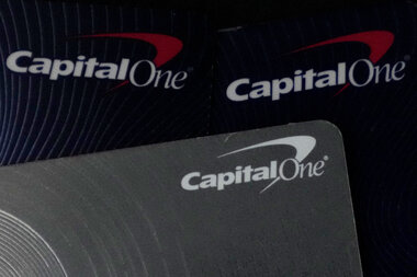 Do you carry credit card debt? Why Capital One is betting on it. - Vimarsana News