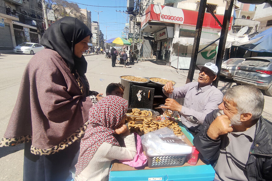 In besieged and starving Gaza, Ramadan charity and prayers endure