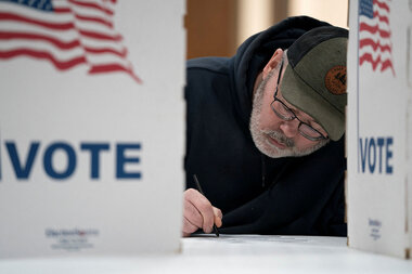 From Gore to Trump: How America lost trust in elections - Vimarsana News