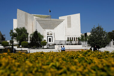 Pakistan army accused of spying and coercion by top judges - Vimarsana News