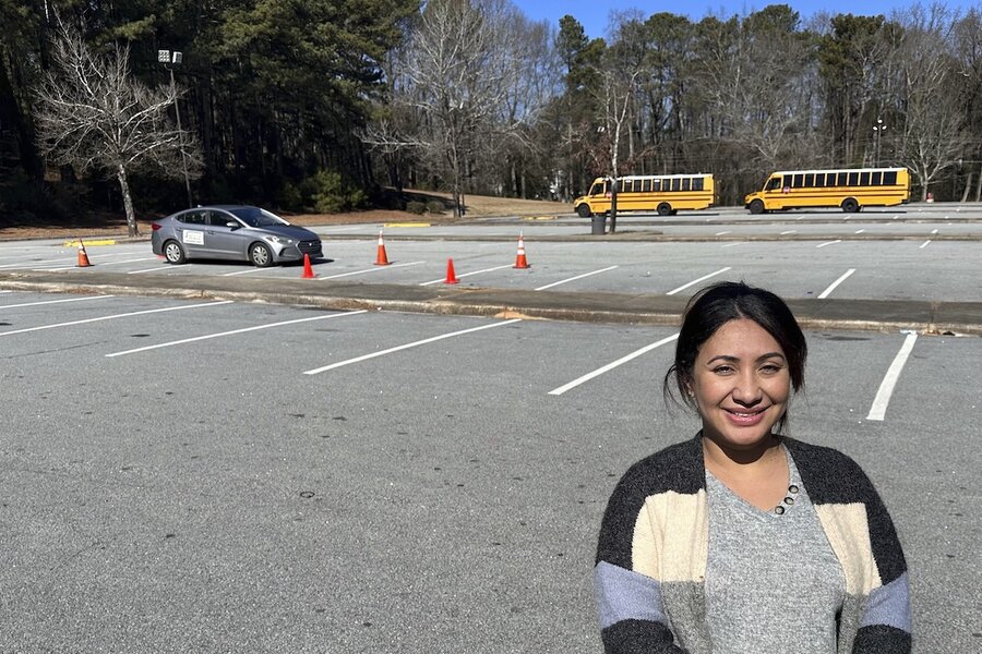 米国の自動車学校が運転禁止国からの難民女性を支援