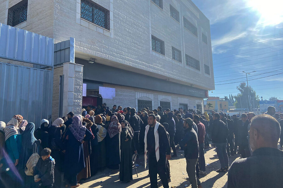 4 ATMs, 2 million people: Cash crunch compounds Gaza&rsquo;s wartime woes