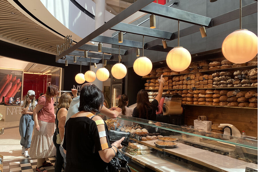 Amid tensions, Israelis follow a war routine: Live life, wait for what comes