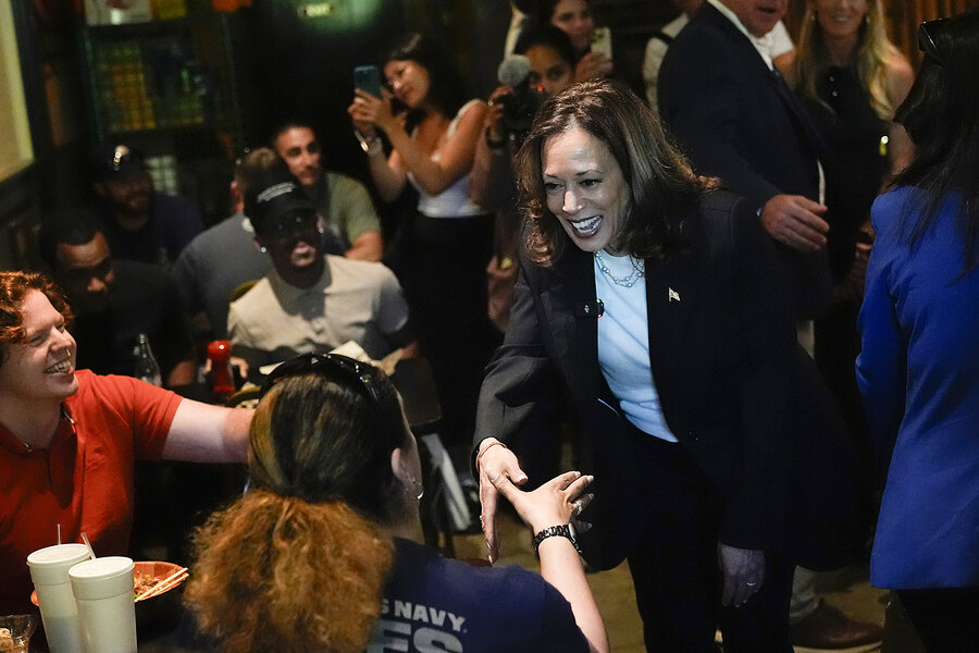 カマラ・ハリスは選挙活動で落ち着いているか？副大統領と過ごした2日間。