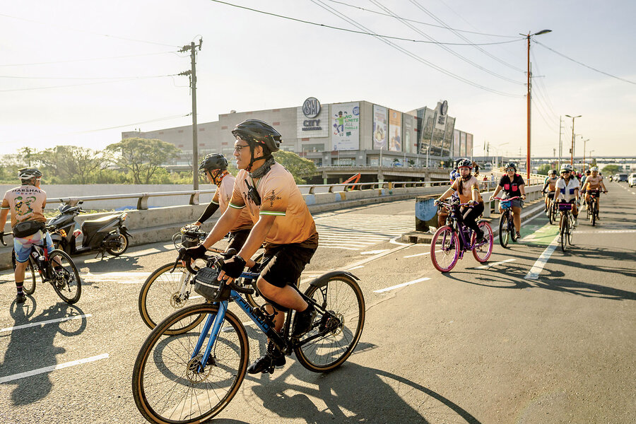 &lsquo;Bring back the fireflies&rsquo;: In metro Manila, a cycling brigade aims to cut pollution