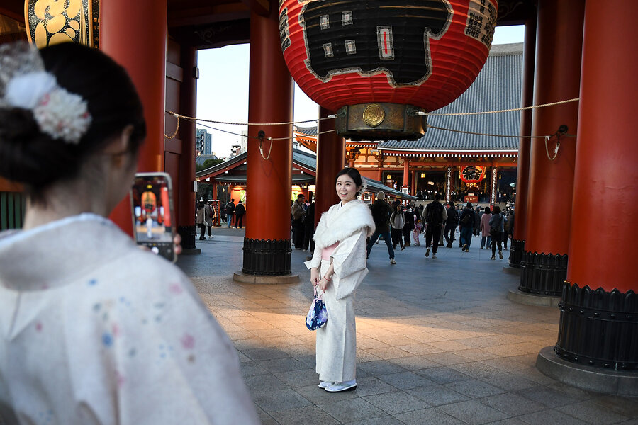 China-Japan distrust has been tough to shake. Tourism might be the best chance.