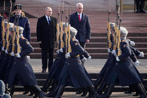 US President Donald Trump has drawn accusations of appeasement for his rapprochement with Russian leader Vladimir Putin, seemingly abandoning Ukraine.