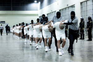 Confusion over the timing of a deportation operation to El Salvador has led to questions about whether the administration defied a judge’s order, in removing people the White House says are members of the Venezuelan gang Tren de Aragua.