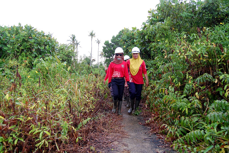 When slash-and-burn plantation fires spread, these Indonesian women douse the flames