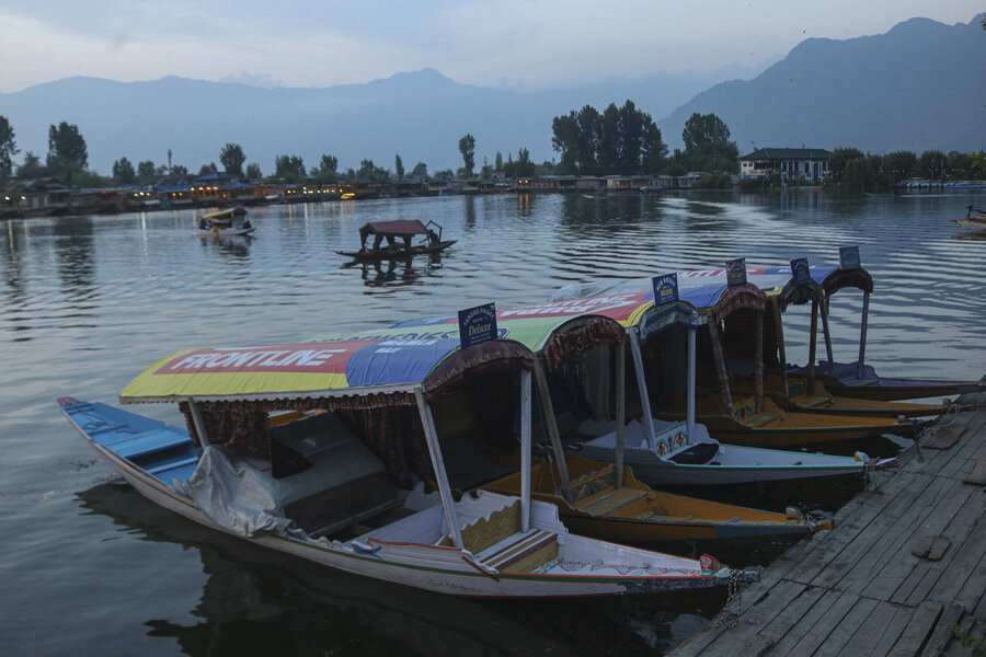 India and Pakistan agree to a fragile ceasefire, then explosions rattle Kashmir