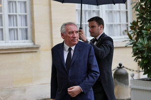 French Prime Minister François Bayrou faces a confidence vote he called to help push through unpopular budget cuts. But the ploy will likely backfire.