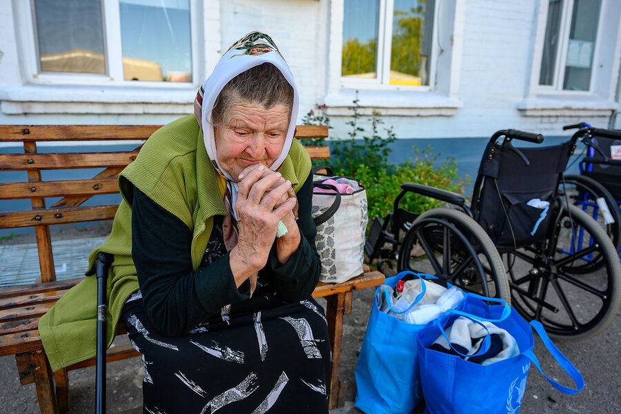 Near the front, more Ukrainian civilians flee Russia’s scorched-earth tactics