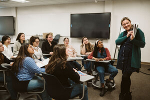 Dozens of states have passed laws directing a “science of reading” approach to helping struggling students. But who is teaching the teachers how to make that happen?