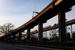 csmonitor.com - Simon Montlake - The Trump economy: No recession, but no boom either