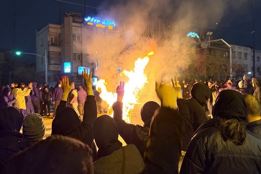 Iranians defy death with dancing