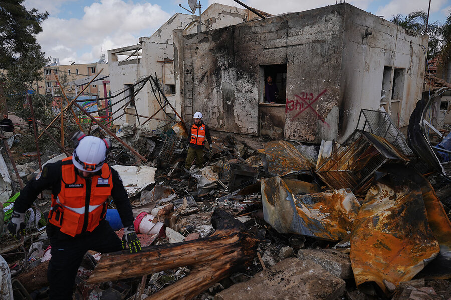 Iran threatens to &lsquo;completely&rsquo; close Strait of Hormuz after Trump ultimatum