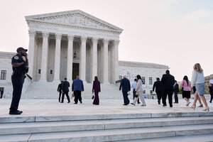 In one of the biggest cases of the year, Supreme Court justices sounded wary of the government’s argument that the Constitution does not guarantee birthright citizenship. In a first, the president of the United States attended the oral argument.