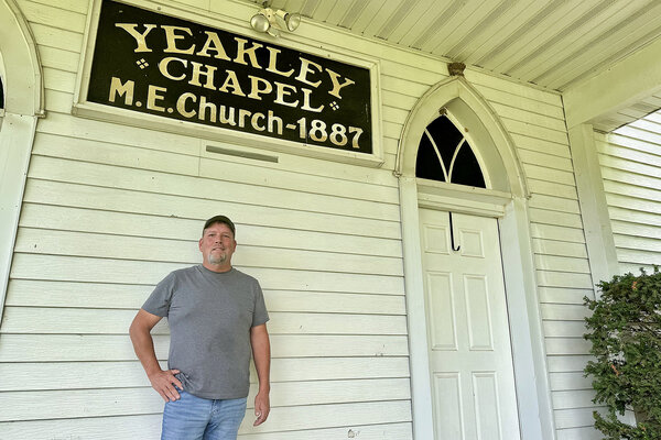 Honoring ‘small things’: How an 1800s Missouri chapel survives on Route 66By Harry Bruinius / 3 min