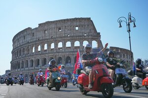 1214996_1_Vespas%20in%20Rome_standard.jpg