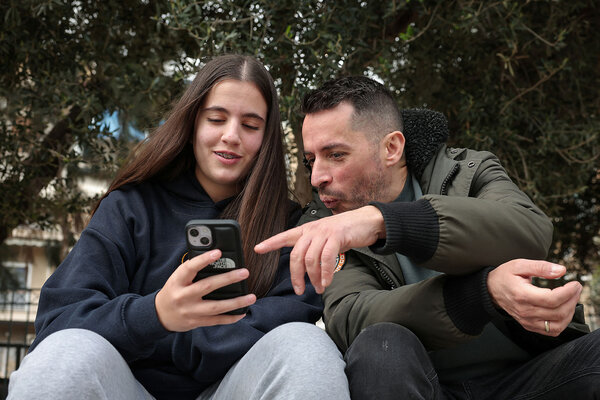 Why Greeks are going to TikTok for news instead of newspapers or TVBy Jenny Tsiropoulou, Dominique Soguel / 5 min