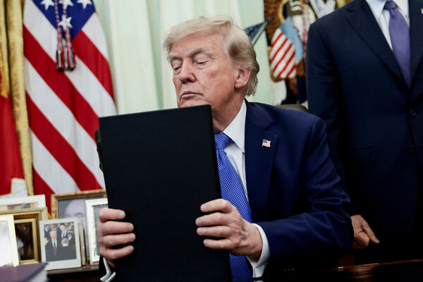 Trump’s latest swing at birthright citizenship might send issue back to courtsBy Sarah Matusek, Henry Gass / 4 min