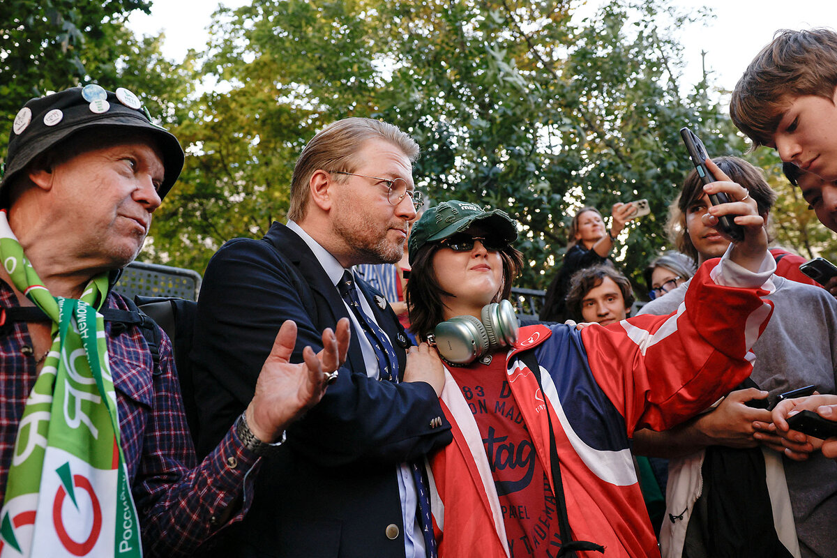 Signs mount that Russians are losing patience with Kremlin’s war with Ukraine