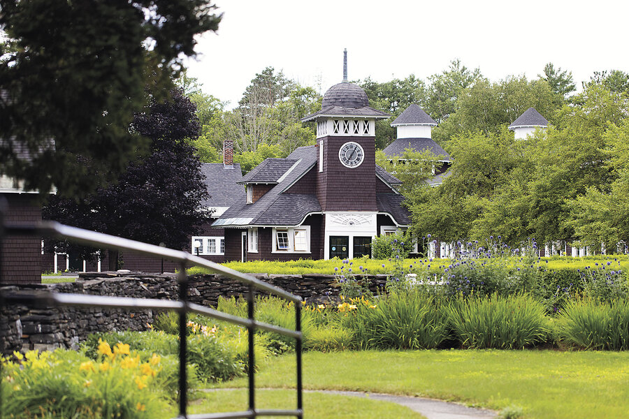 As US small colleges close, towns can struggle. In Vermont, one turned the page.