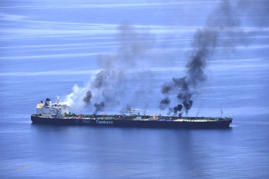 Global tipping point in a shipping chokepoint