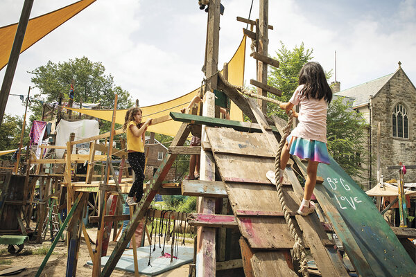With hammer and saw, she builds the case for adventurous playBy Marina Lopes / 4 min