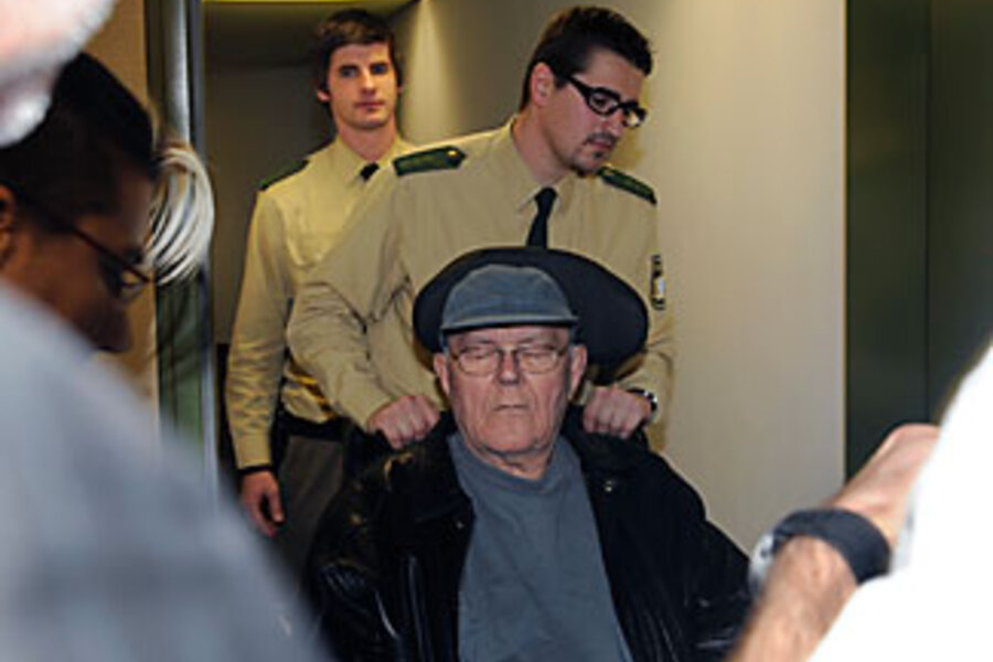 John Demjanjuk, alleged Nazi death camp guard, goes on trial in Germany ...