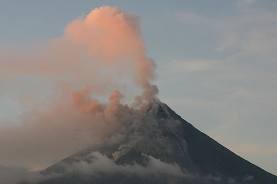 Thousands Evacuated As Philippines Powerful Mayon Volcano Threatens Csmonitor Com