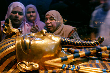 king tutankhamun body