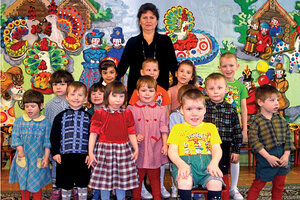 洋楽 Orphan Family / Up For Adoption A Taste of U.S. Family Life, but Adoption in Limbo - The New