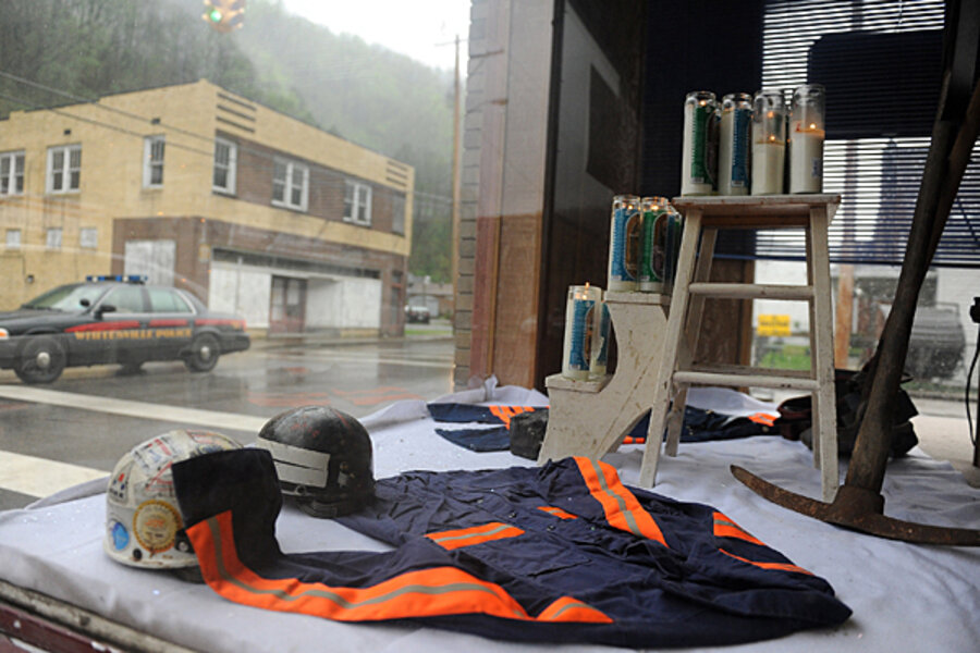 West Virginia coal mine rescue weighs desperation with caution