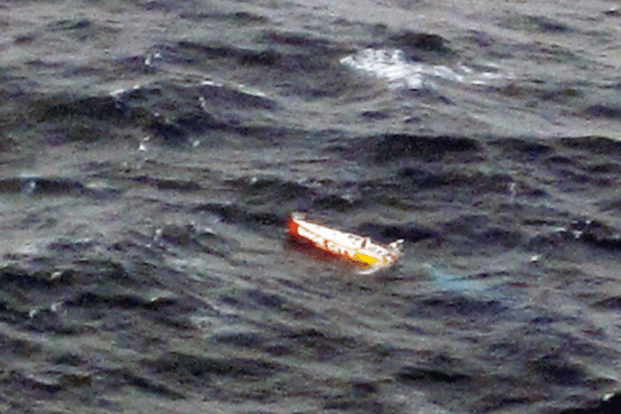 Teenage sailor Abby Sunderland rescued by French fishing vessel