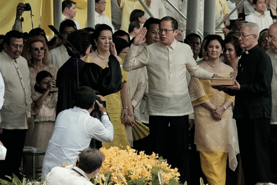 Benigno Aquino III takes oath of office; sworn in as ...