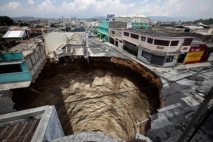 Guatemala City Sinkhole So Big So Round It Doesn T Seem
