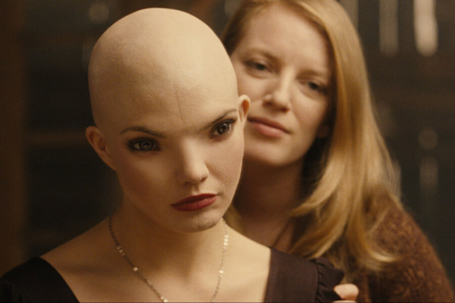 Splice' - a new thriller about impossible genetic hybrids Splice' - a new thriller about impossible genetic hybrids