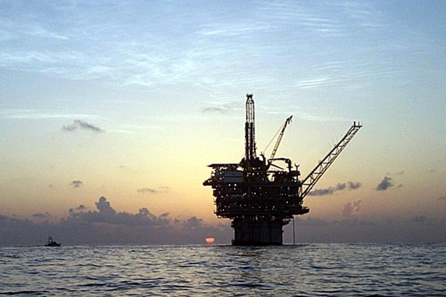 Gulf Oil Spill Judge Slams Obamas Drilling Moratorium Blocks It 9088