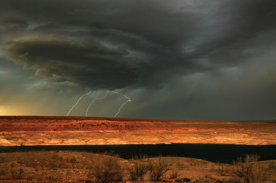 Riding out a desert thunderstorm - CSMonitor.com