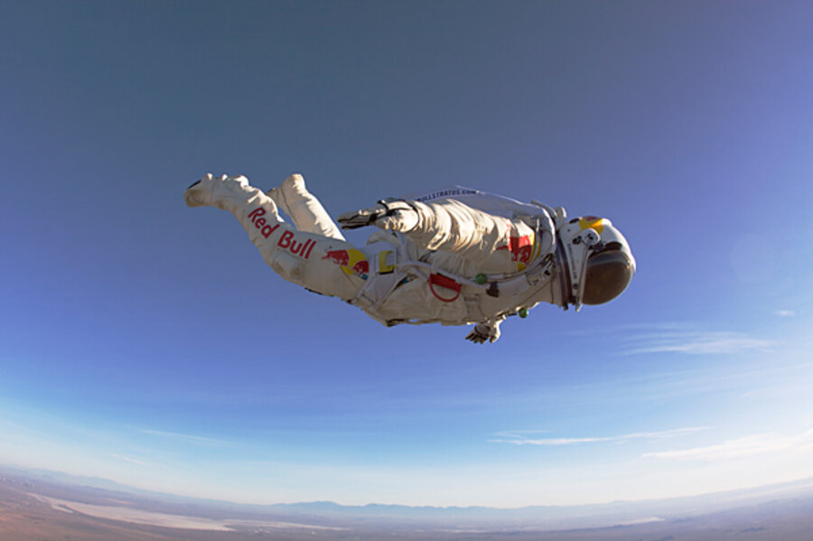 Skydiver Plans Supersonic Jump From Edge Of Space Csmonitor Com Skydiver Plans Supersonic Jump From Edge Of Space Csmonitor Com