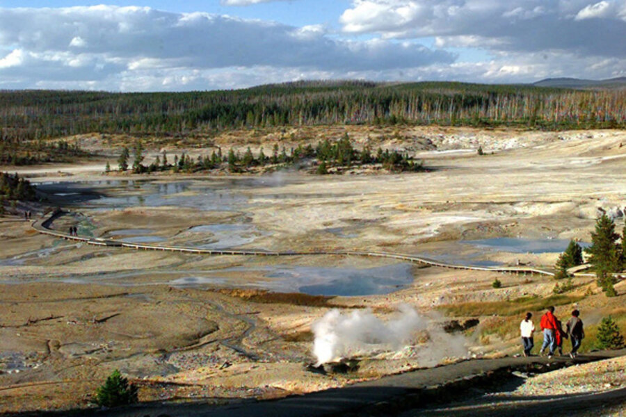 Yellowstone National Park туристы